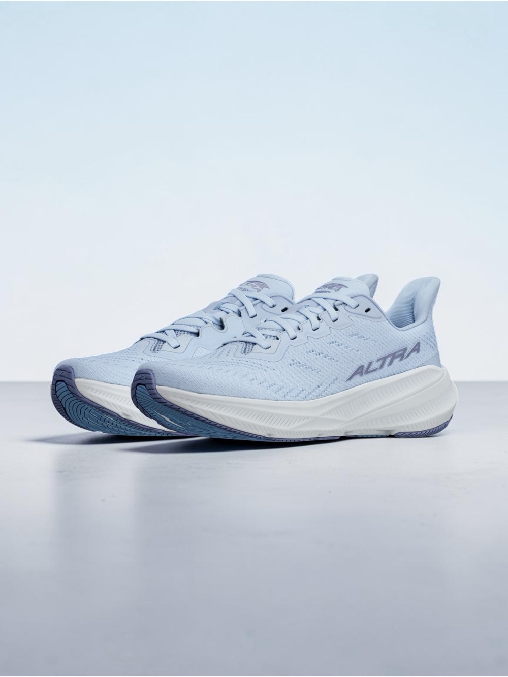 Altra Women's Experience Flow 2 Light Blue Athletic Running Walking Tennis Shoes